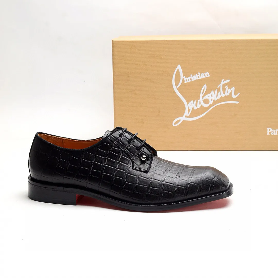 Batch 1,080 yuan 💰••New real shots••CL～High-end men’s 👔casual•loafers with red soles! ••🆑Genuine and top-quality goods from original orders ••✅💯 Purchase goods from top-quality original orders! Original imported patterned cowhide ➕Imported cowhide lining ➕Cowhide feet ➕Original leather outsole~🉑️Feel free to compare the authentic ones! Size: 38-44 (45.46.47 can be customized)